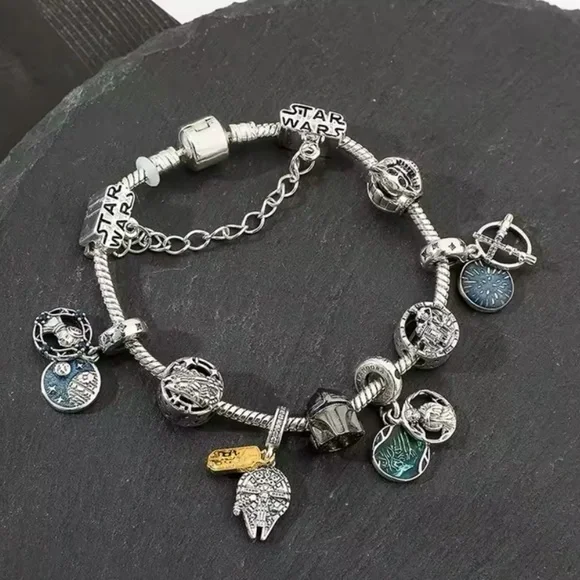 925 Sterling Silver Plated Star Wars Ensemble Themed Charm Bracelet - Picture 1 of 6